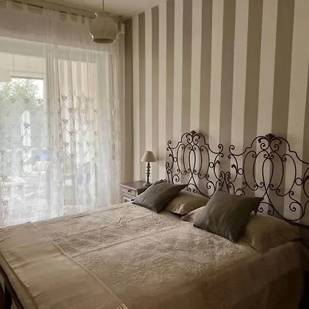 Appartamento Garden View In With Veranda