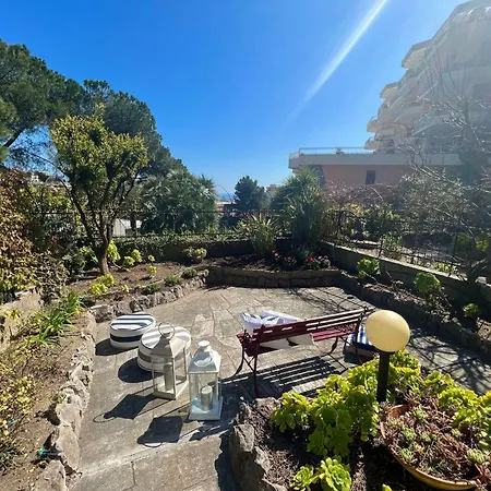 Апартаменты Garden View In With Veranda Санремо