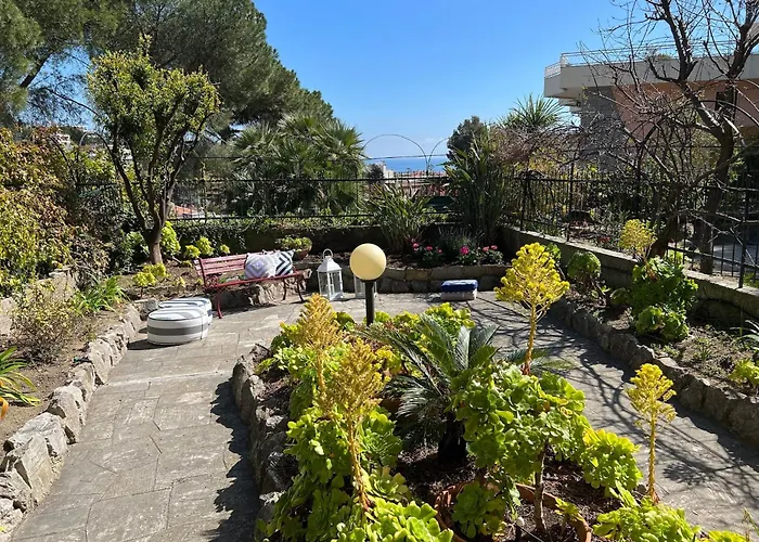 Garden View In With Veranda Apartmán Sanremo